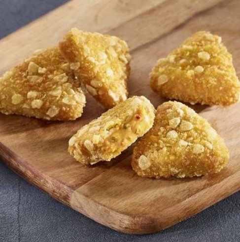 8 NOUVEAU NACHO CHEESE TRIANGLE